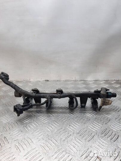 Топливная рампа Hyundai Matrix 1.6 G4ED 2003