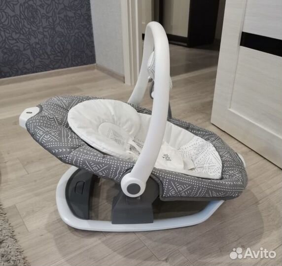 Детские электронные качели joie