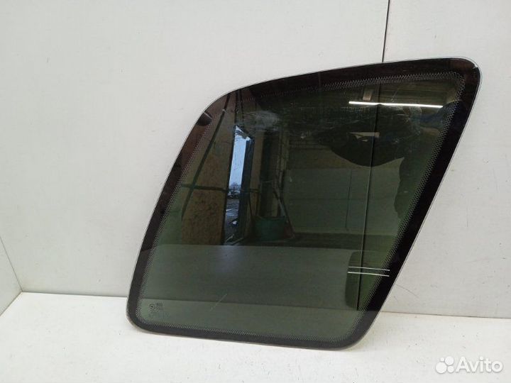Стекло глухое зад. правое Kia Sportage 1 2.0 2002