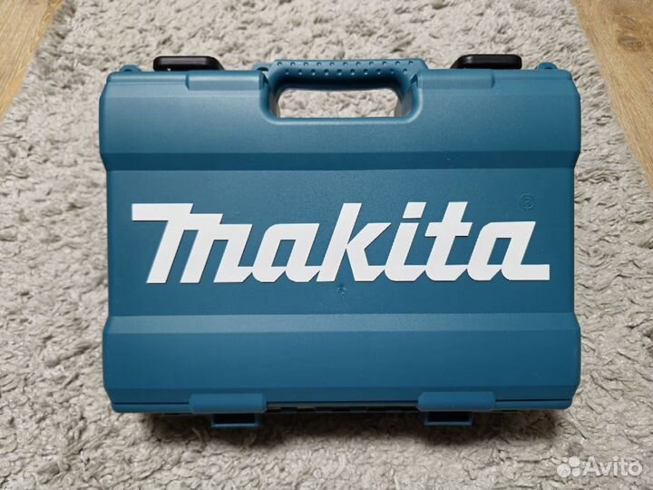 Шуруповерт makita 12v новый