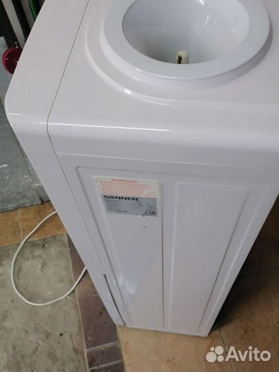 Куллер для воды напольный