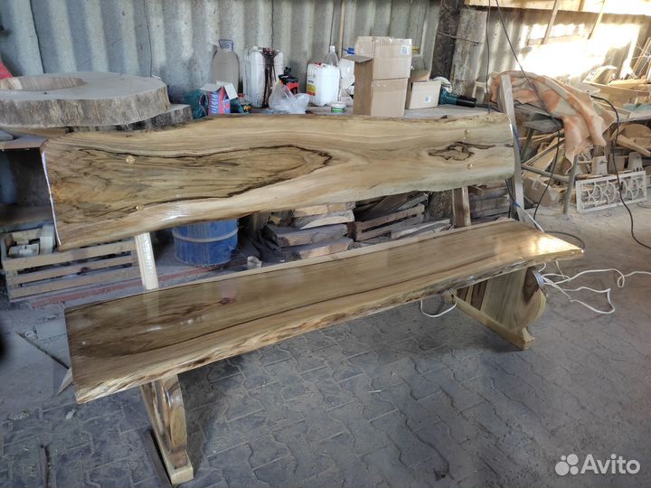 Стол и лавки