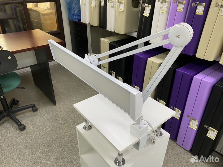 Лампа настольная для маникюра