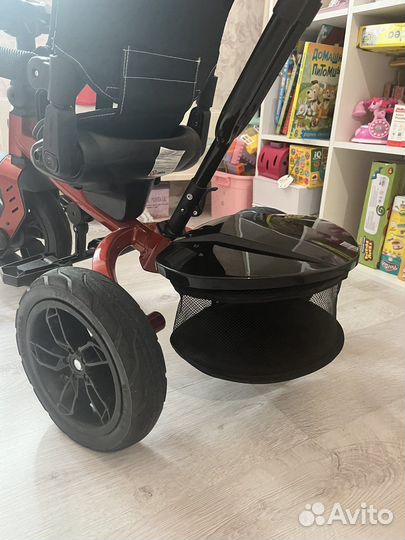 Трехколесный велосипед с родительской ручкой