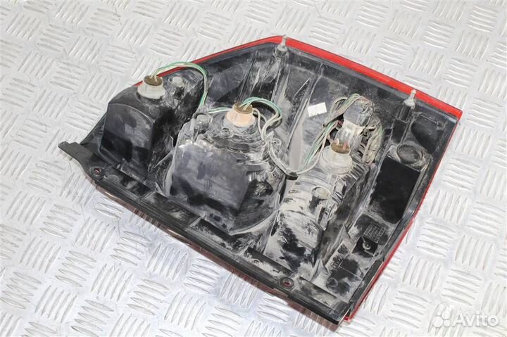 Фонарь задний левый Mitsubishi Pajero 3