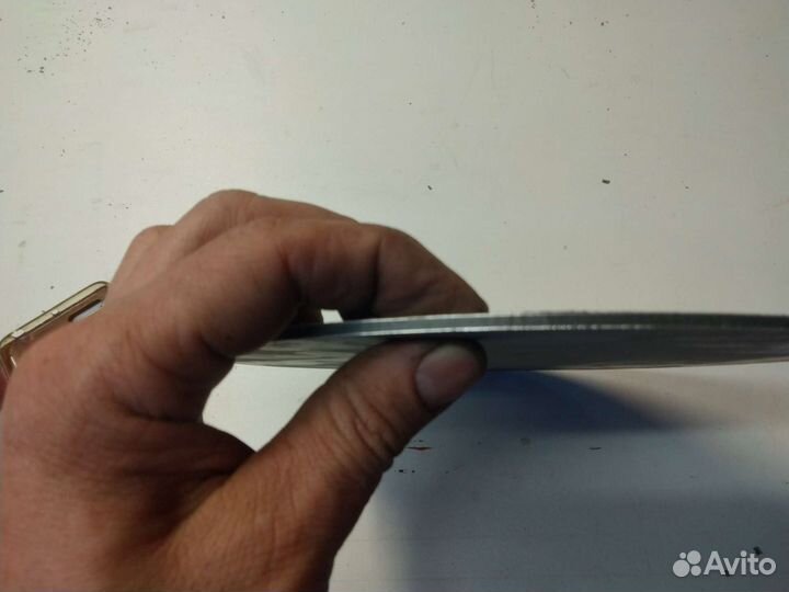 Обрезки производства Круг золотой 220 мм