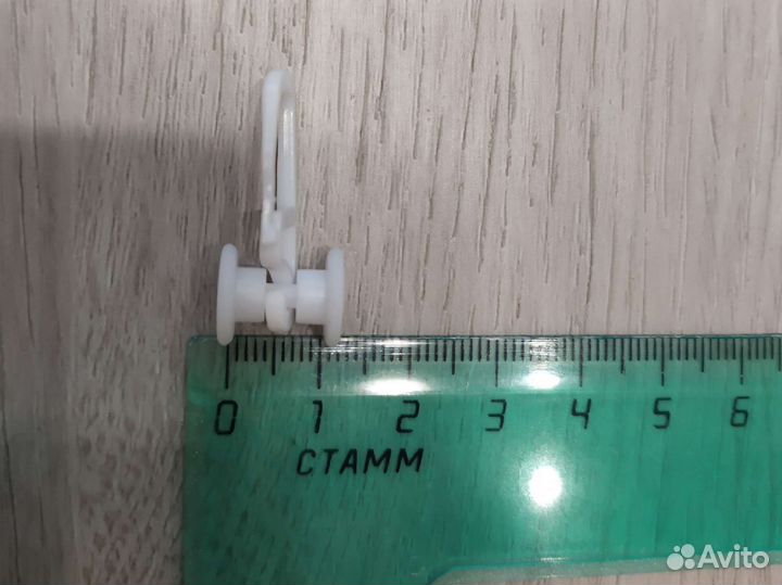 Крючки для карниза