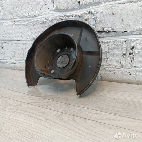 Кожух тормозного диска задний левый Honda Jazz GD