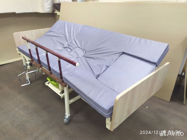 Кровать медицинская