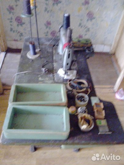 Швейная машинка 22 го класса со столом СССР
