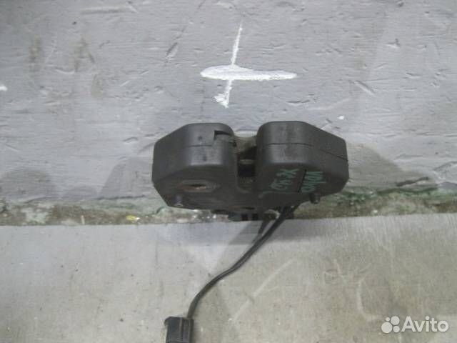 Замок капота от Volvo XC90 2002-2014