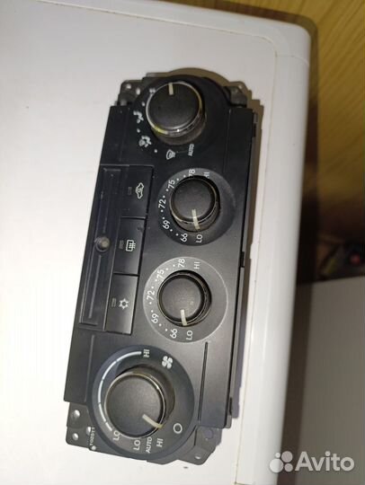 Блок управления климатом chrysler300с