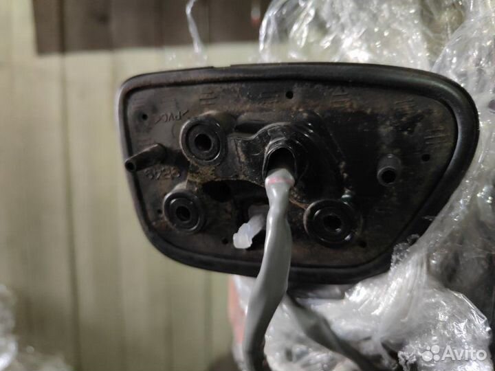 Зеркало переднее левое Toyota Ractis NCP125 1NZ-FE