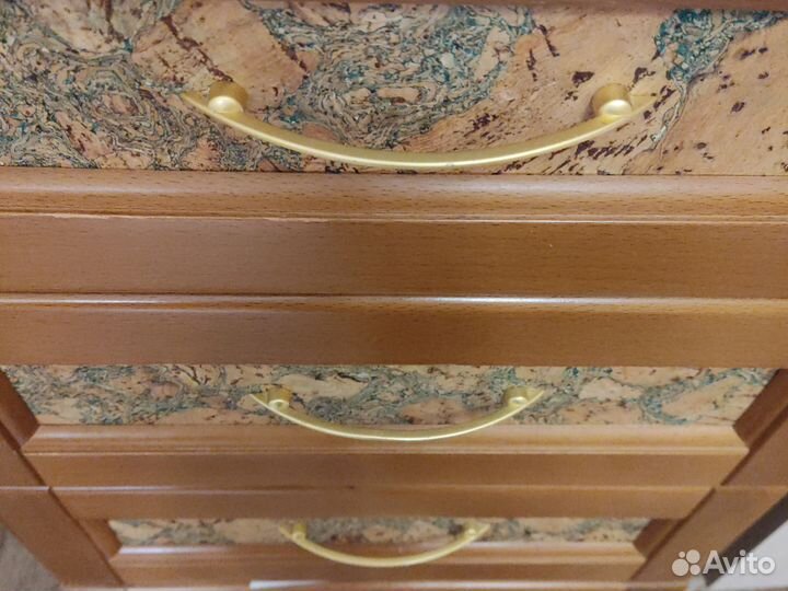 Письменный компьютерный стол