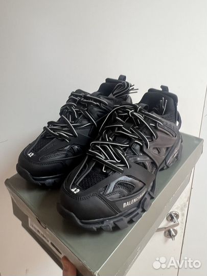 Balenciaga track 1 black