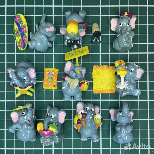 Киндер серия Слоны на пляже