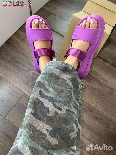 Сандалии. UGG