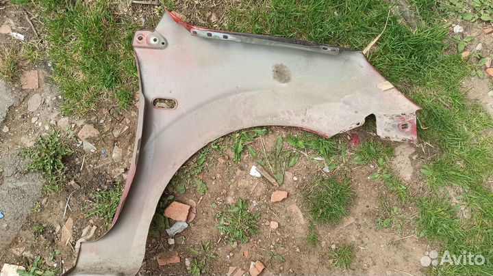 Крыло переднее левое Ford Fiesta 2001-2007