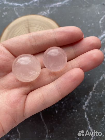 Розовый кварц натуральный камень