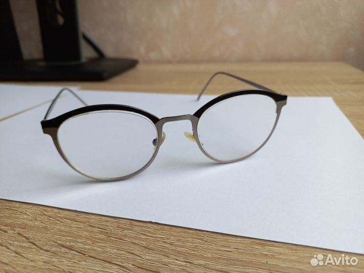 Очковая оправа