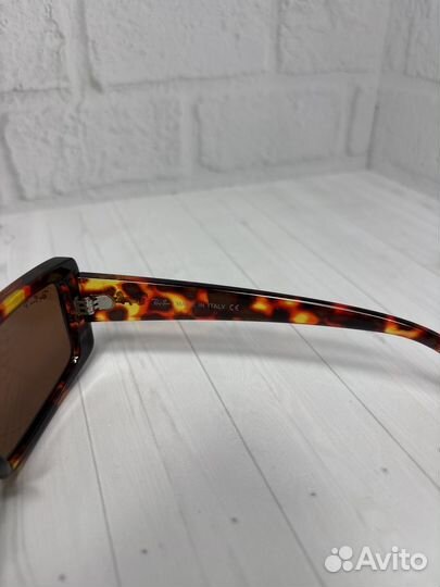 Солнцезащитные очки ray ban