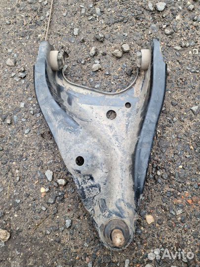 Рычаг передний правый в шаровой Рено Логан 2