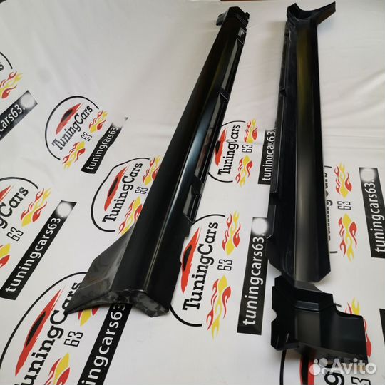 Пороги-накладки на Лада Веста (под окрас)