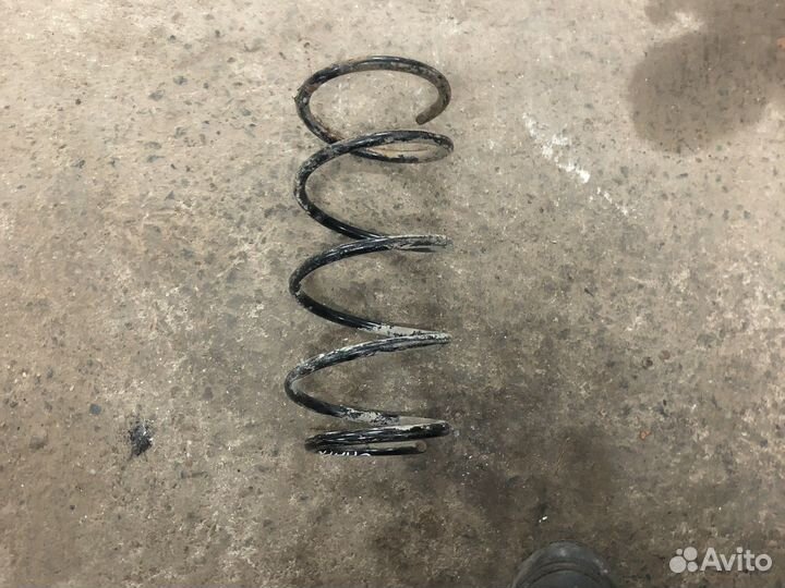 Chevrolet spark пружина передняя