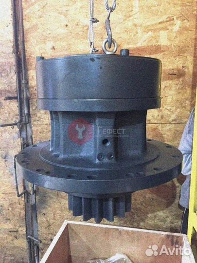 Поворотный редуктор Hitachi ZX450-3