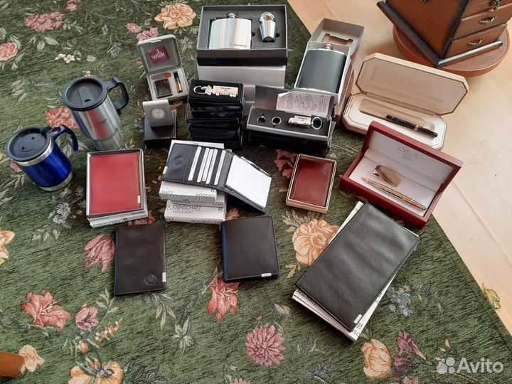 Кошелёк, брелоки, визитница, термркружка, рекламна