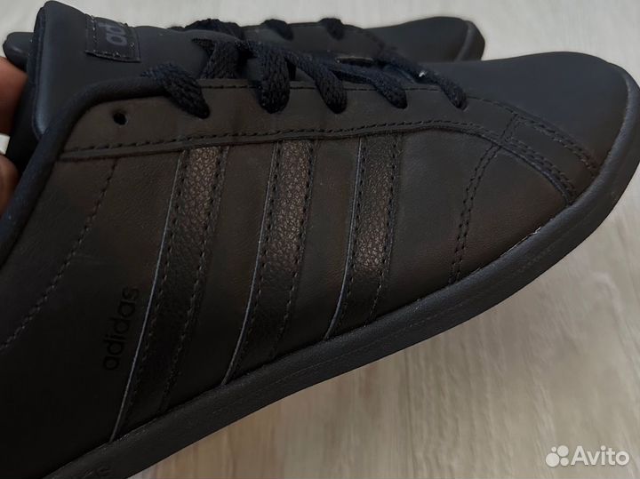 Кроссовки adidas neo