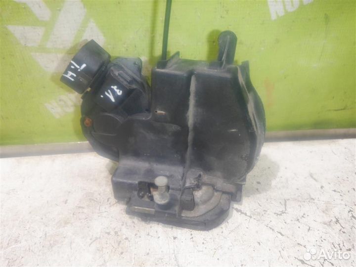 Замок двери задней левой Тойота Хайлендер