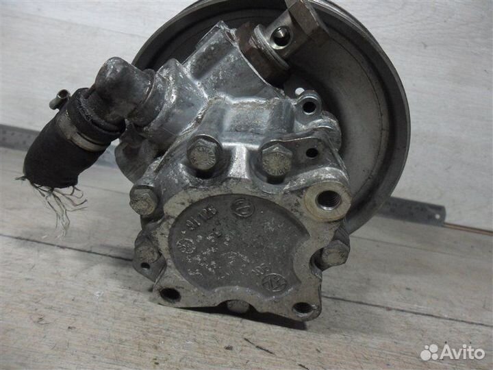 Насос гидроусилителя руля 8E0145155ES Audi A4 B7