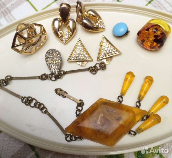 Лот бижутерии винтажная