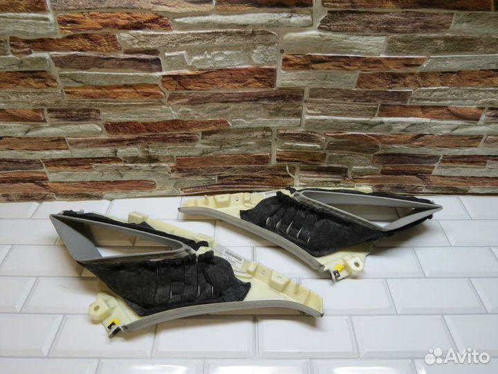 Обшивка задней форточки Audi A8 D4 A8D4