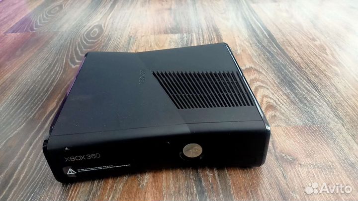 Xbox 360 slim не прошитый