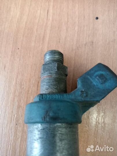 Форсунка топливная Mercedes-Benz E-Class W124