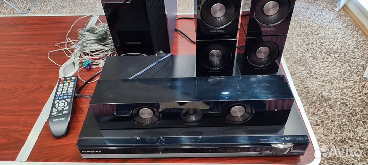Продам цифровой домашний кинотеатр samsung HT-C350