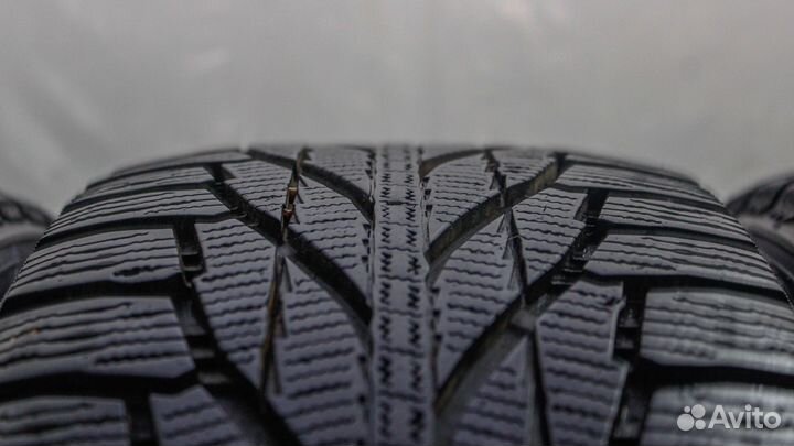 Nokian Tyres Hakkapeliitta R2 SUV 215/65 R17 103R