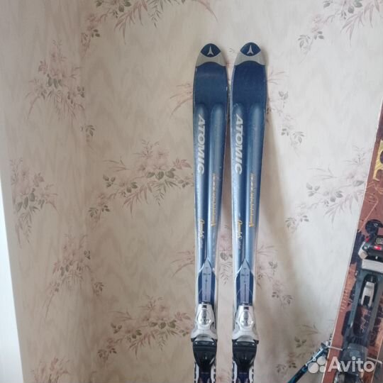 Горные лыжи atomic