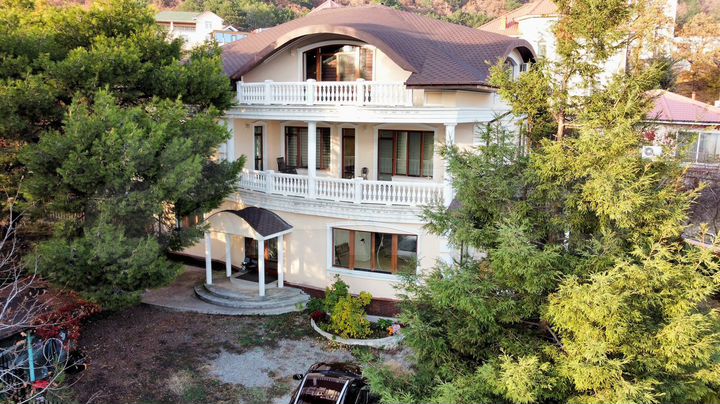 Дом 501,8 м² на участке 10 сот.