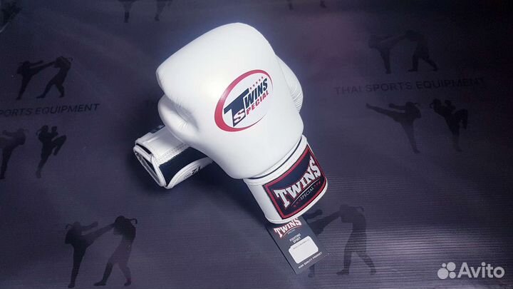 Боксёрские перчатки Twins Fairtex