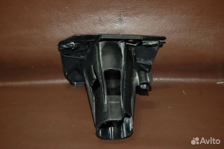 Кронштейн насоса-омывателя фары правый - BMW X5 F1