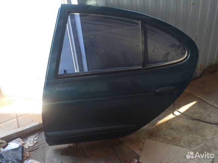 Молдинг двери renault Megan 1