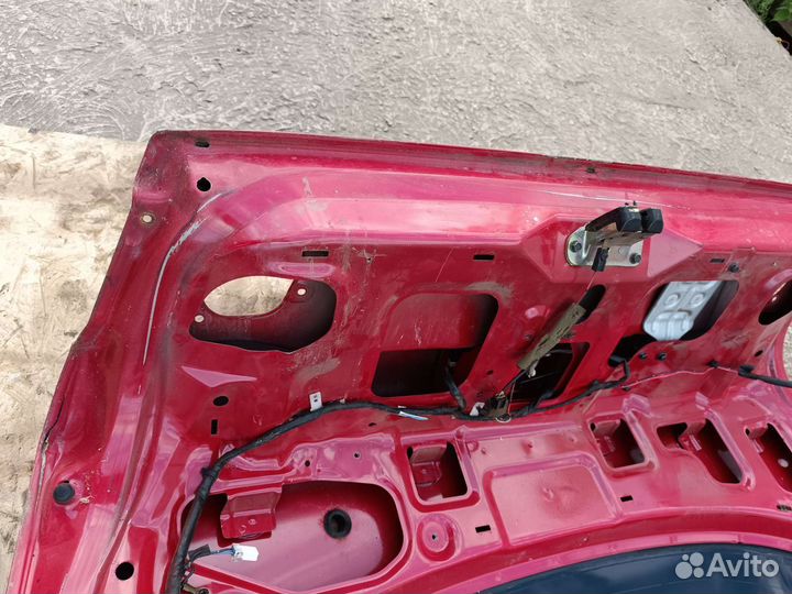 Крышка багажника Мицубиси Каризма