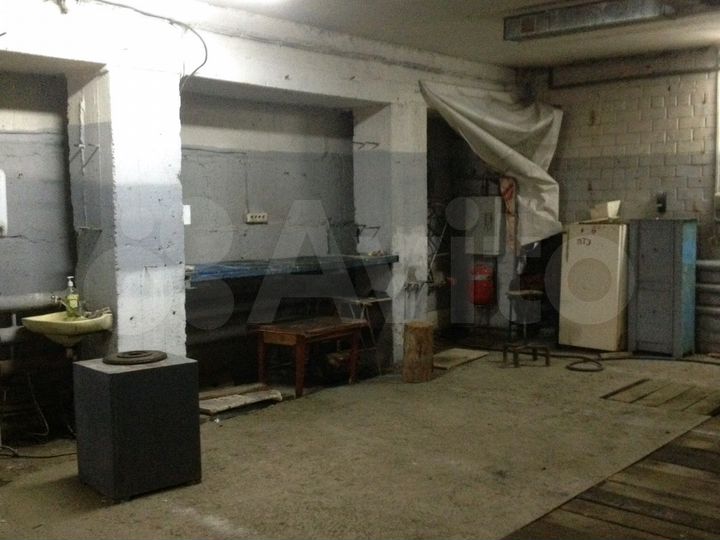 Гараж, > 30 м²