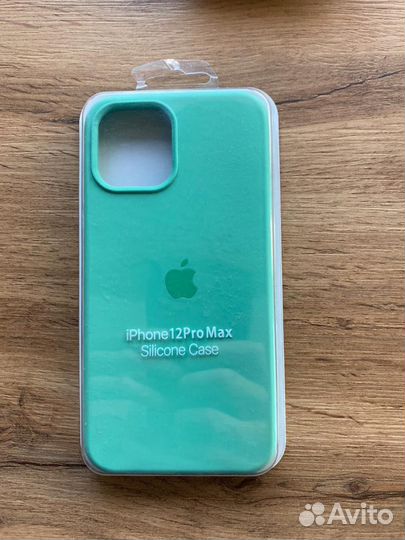 Чехлы на iPhone 12 и 12 Pro Max