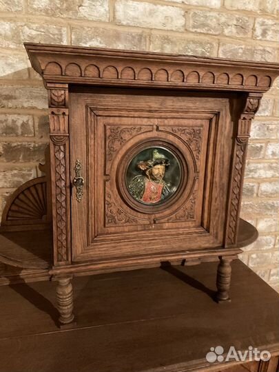 Антикварный поставец