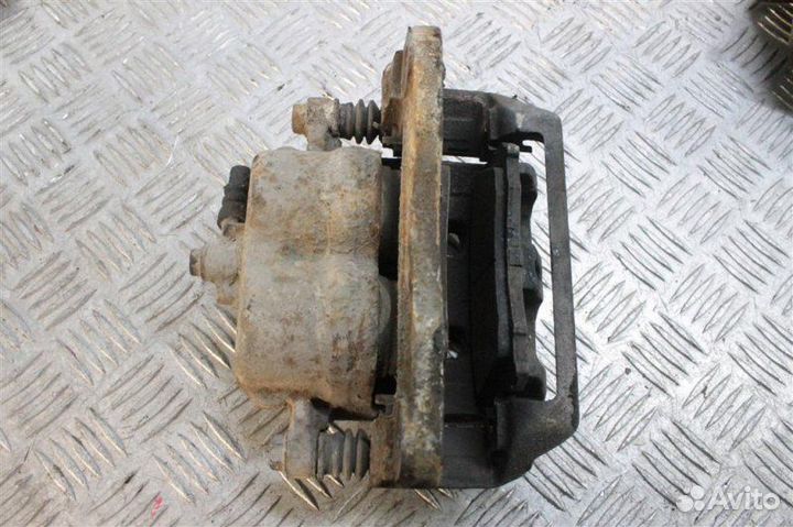 Суппорт передний левый Subaru Impreza 2 G11 1.5