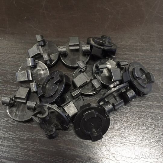 Клипса daewoo Nexia двери задней